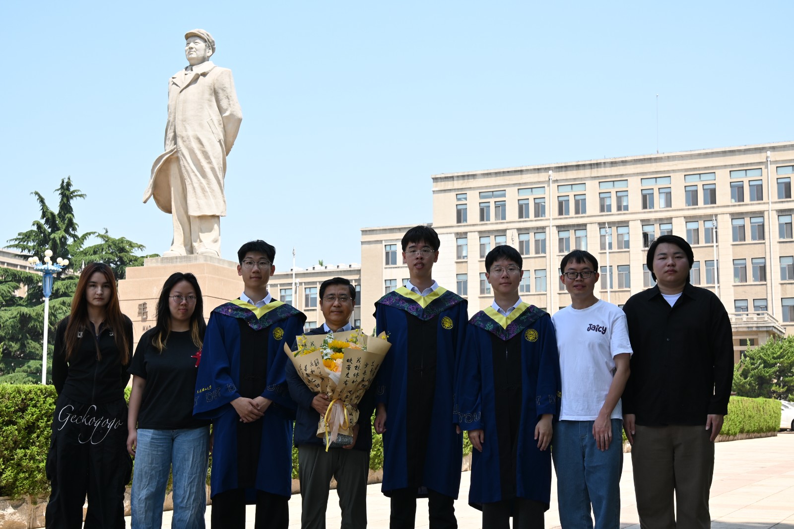 2026年毕业的学生.jpg