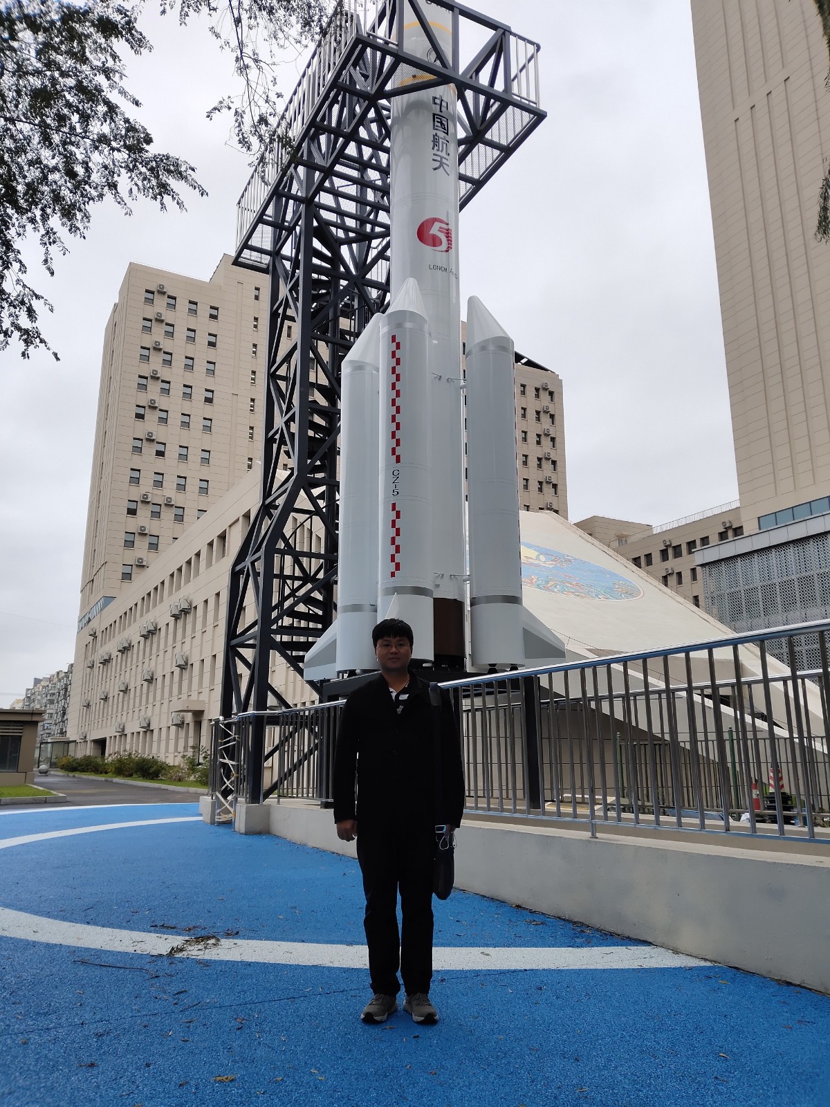 个人信息personal information  研究员 性别:男 毕业院校:国防科技