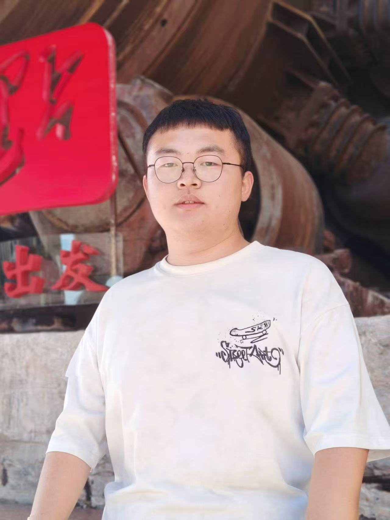 周立鹏.jpg